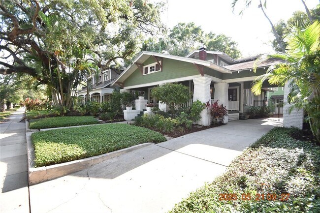 Foto del edificio - 810 S Packwood Ave