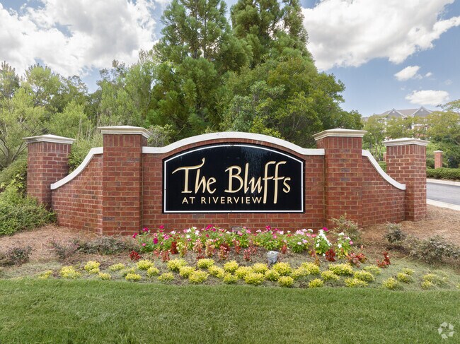 Exterior - Bluffs at Grandview