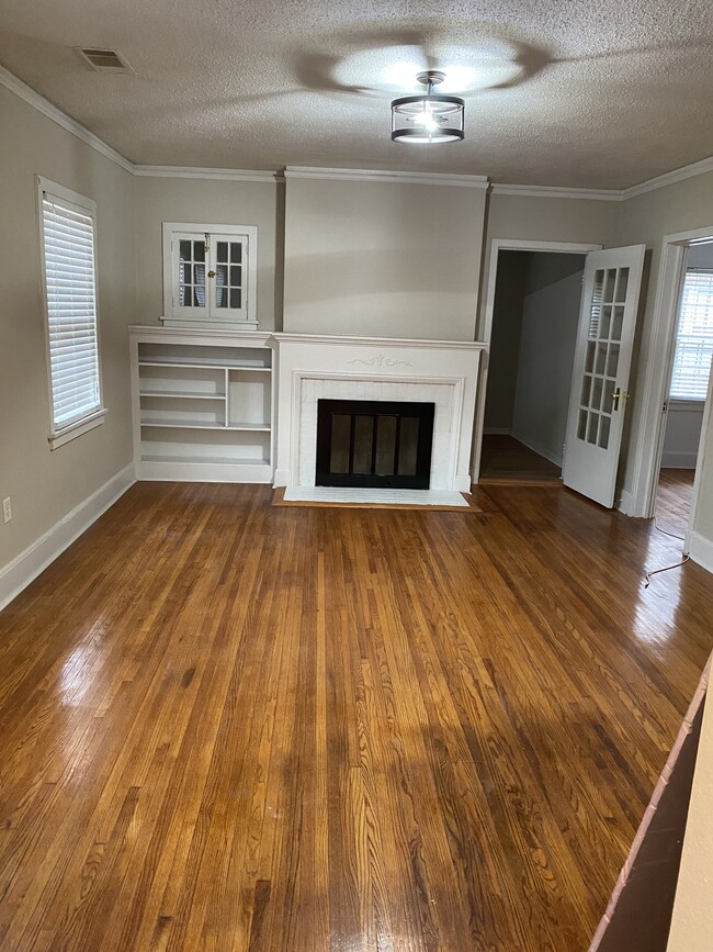 Living Room - 1616 S Gaines St