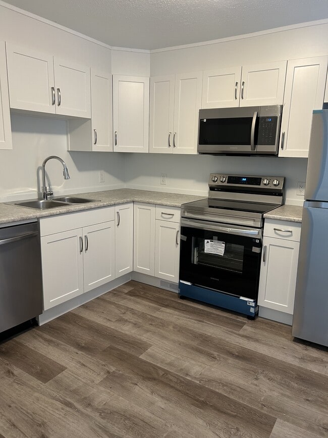 Building Photo - 12039-12055 55 St NW