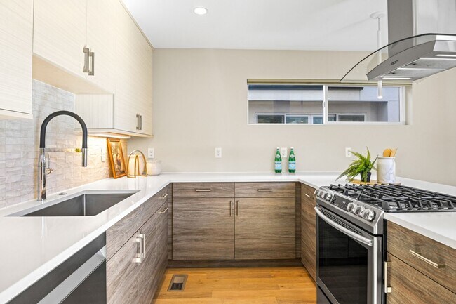Foto del edificio - Sunny 4BR Townhome in Denver