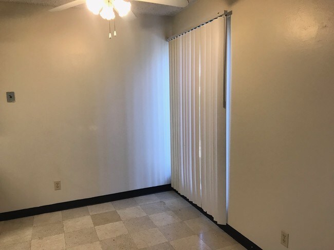 Foto del edificio - 109 N Glenn Ave