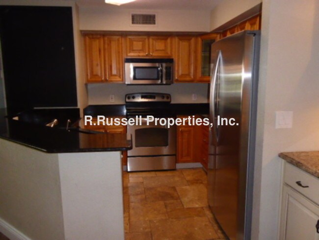 Building Photo - 831 Camargo Way