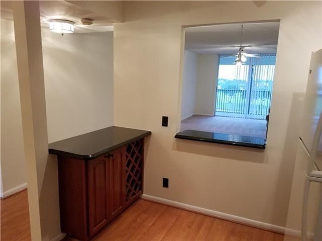 Building Photo - 3300 W Rolling Hills Cir