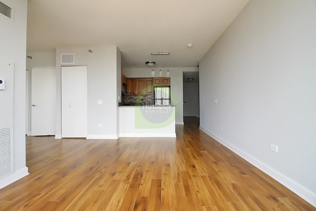 Photo - 312 N Canal St Apartment