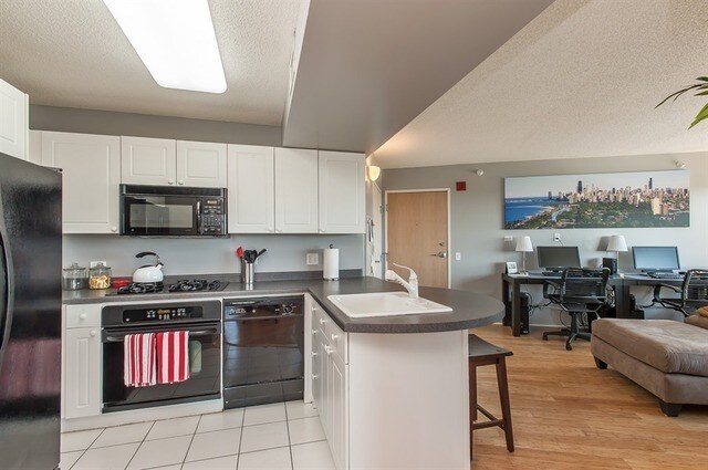 Foto del edificio - 1720 Maple Ave