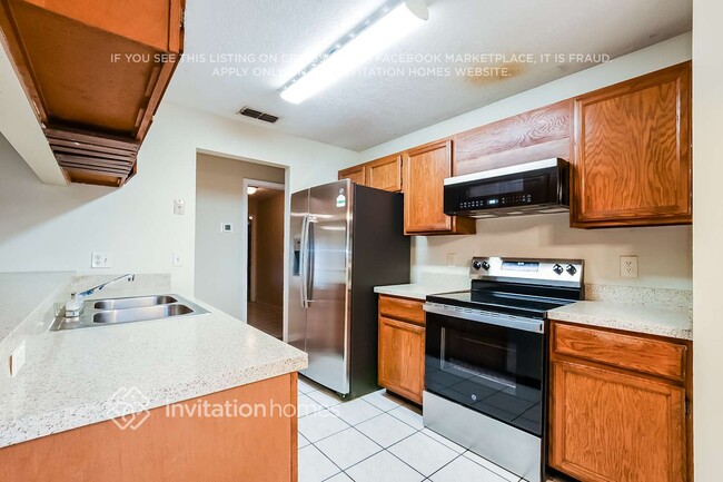 Building Photo - 5641 Westview Dr