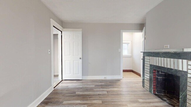 Foto del edificio - 2121 W 105th St