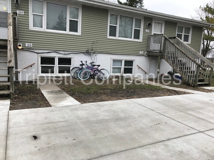 Primary Photo - 122 Larson Ave