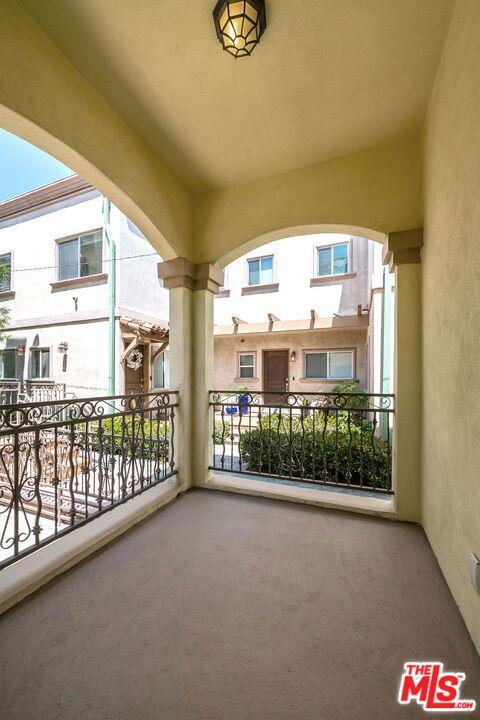 Building Photo - 4125 W Hood Ave