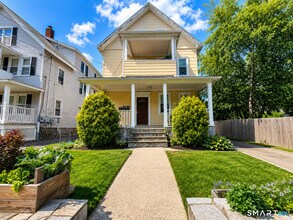 Building Photo - 514 Midland St
