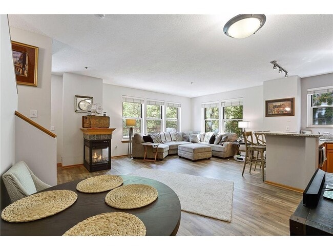 Foto del edificio - 660 N 2nd St