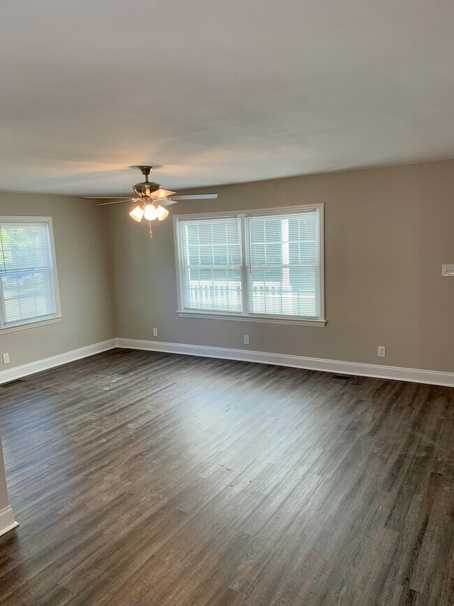 Building Photo - 337 Baites Rd