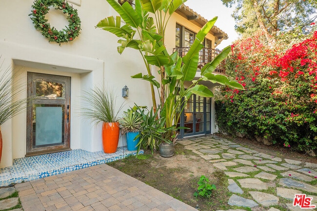 Building Photo - 11670 Duque Dr