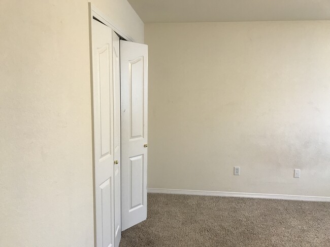 Building Photo - 1014 Andrews Peak Dr
