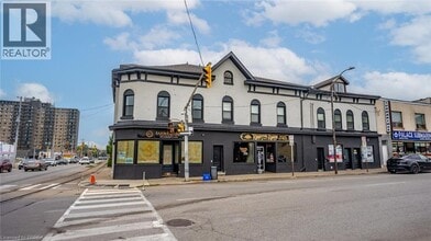 Building Photo - 302 Colborne St