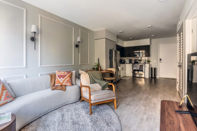 Foto del edificio - 320 Queen Anne Ave N