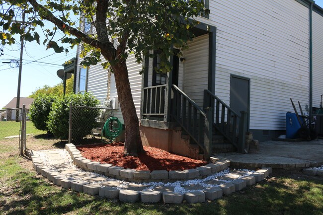 Building Photo - Nesbitt Ln
