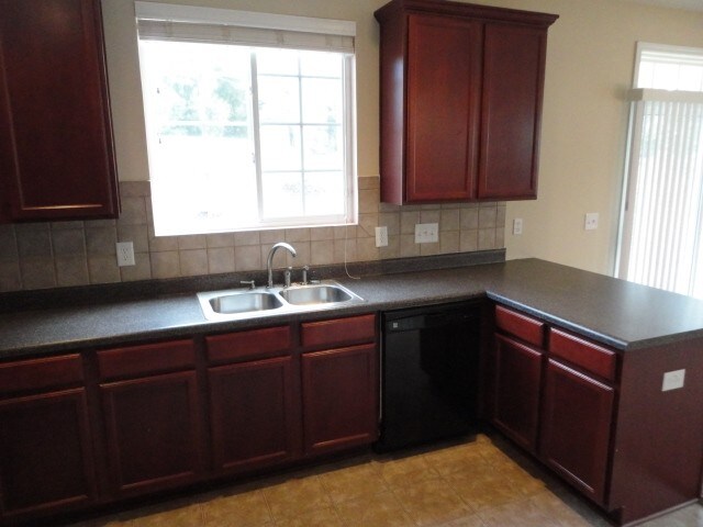 Foto del edificio - 189 Depot Ridge Rd