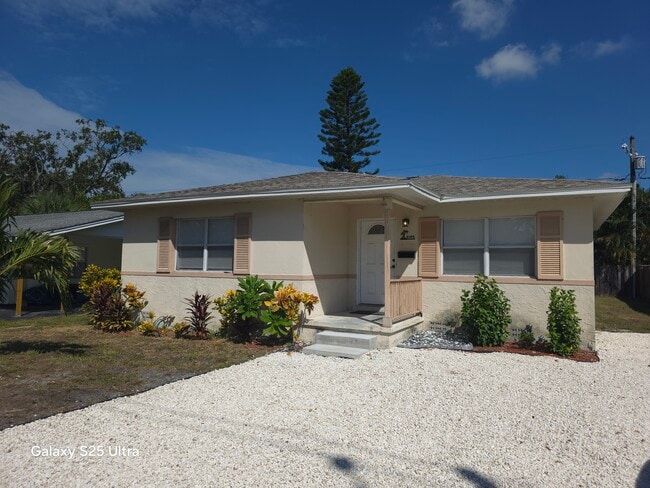 8145 22 ND AVE N ST PETE - 8145 22 ND AVE N ST PETE House