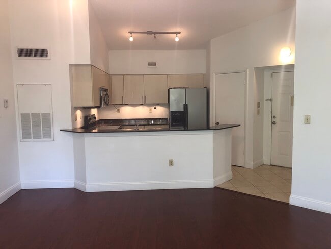 Building Photo - 2550 SW 18th Ter