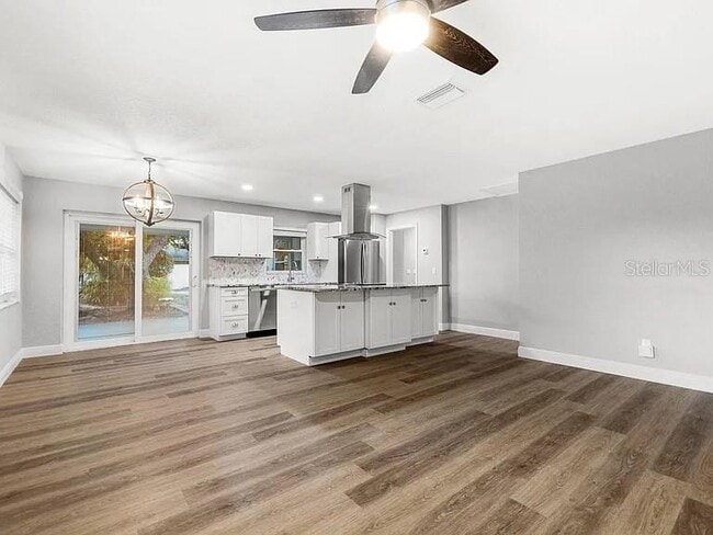 Building Photo - 5029 Burlington Ave N