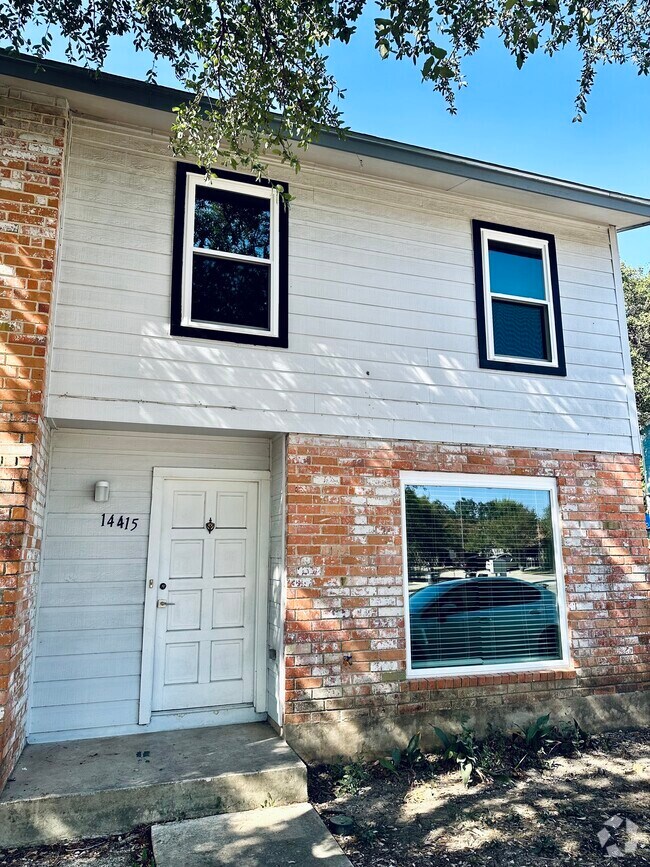 New Best Luxury Apartments For Rent in Hill Country Village, TX 2