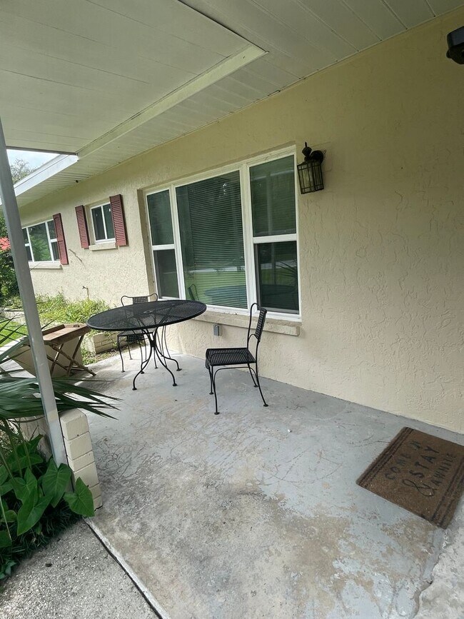 Foto del edificio - Fully Furnished 3BR/2BA Home in Dunnellon ...