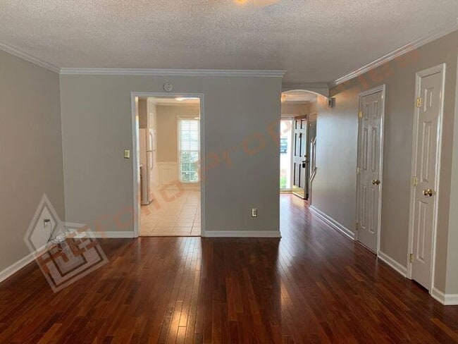 Building Photo - Charming 2-Story 2 BR Townhome @ Paxton To...