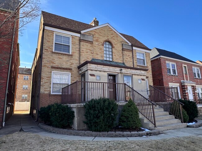 Foto del edificio - 5816 Mardel Ave