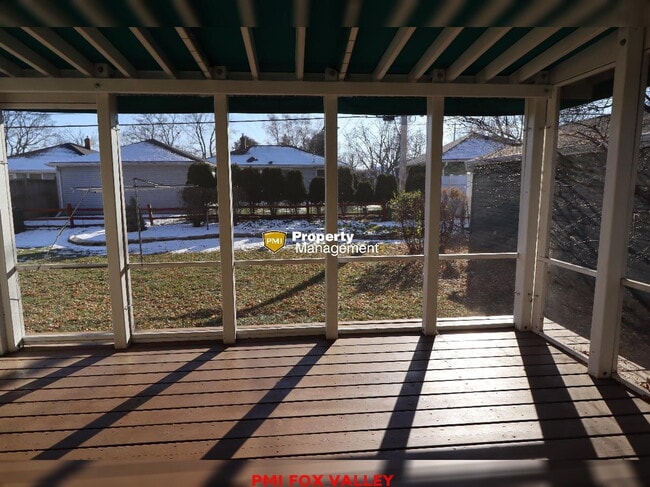 Building Photo - Beautiful Home Appleton