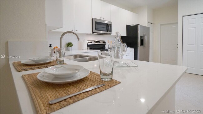 Foto del edificio - 4304 Vineyard Cir