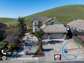 Building Photo - 694 Knight Dr