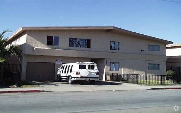 Primary Photo - 5421 Perkins Rd