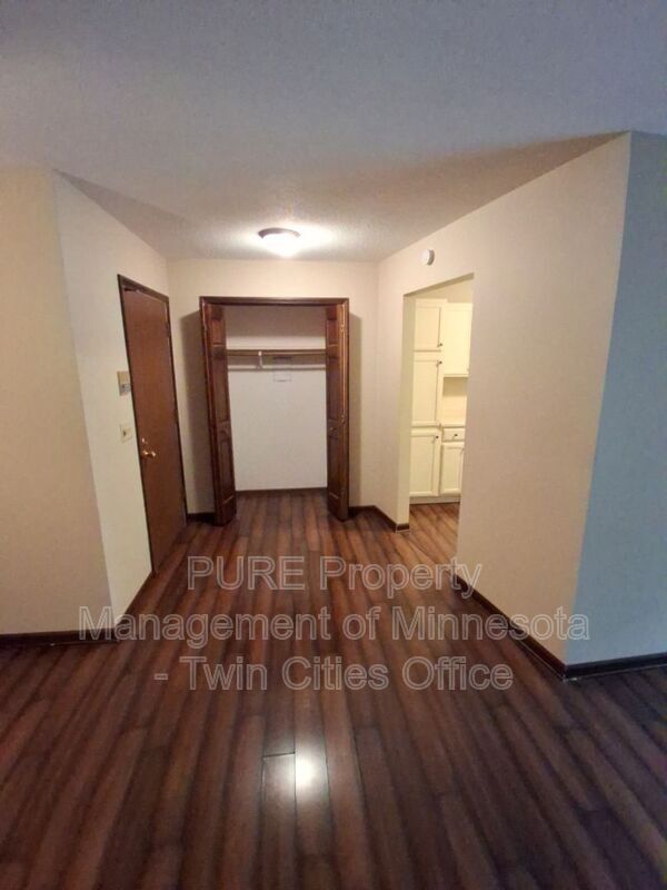 Foto del edificio - 5231 Balmoral Ln