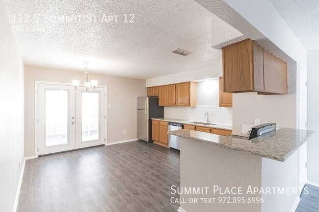 Building Photo - 112 S Summit St