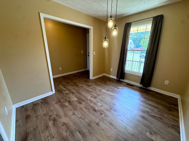 Building Photo - 109 Belle Boyd Dr