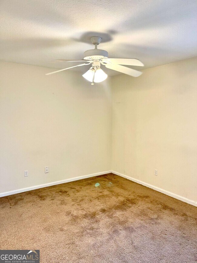 Foto del edificio - 409 Lawnwood Ct