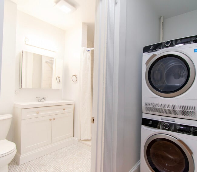 Building Photo - The Hemenway Apartments