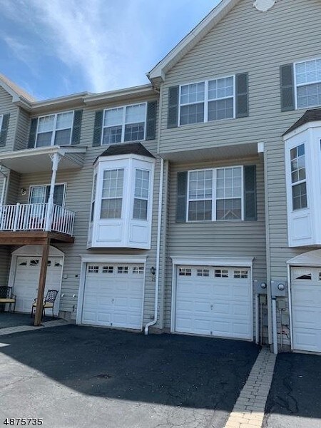 Building Photo - 25 Chesterfield Ct