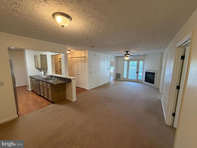 Foto del edificio - 651 Burtons Cove Way