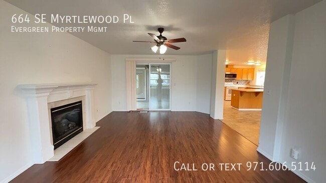 Building Photo - 664 SE Myrtlewood Pl
