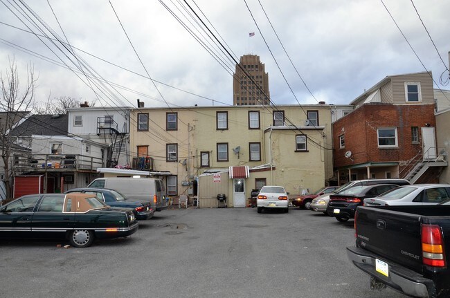 Foto del edificio - 910-914 W Walnut St