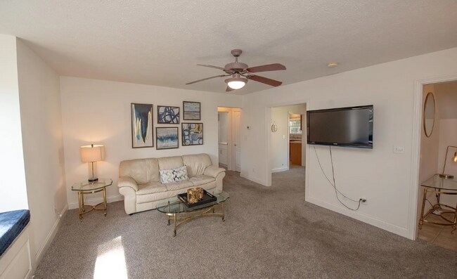 Foto del edificio - Beautiful 4 Bed off Oak Street