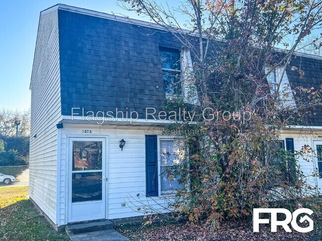 Foto del edificio - 107 Chesterfield Ct