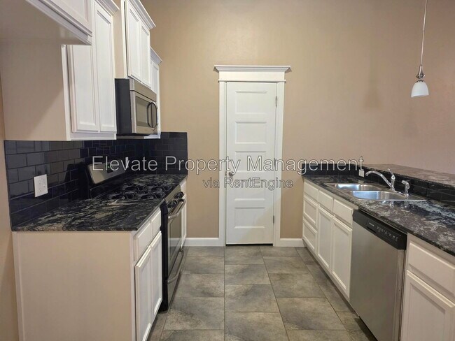 Foto del edificio - 10703 NW 23rd Terrace