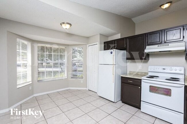 Foto del edificio - 7442 Groveoak Dr