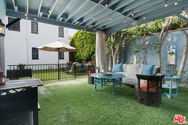 Foto del edificio - 6327 W 6th St