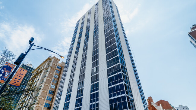 Building Photo - 1555 N Dearborn Pkwy