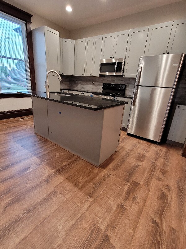 Building Photo - 112 E Pike St